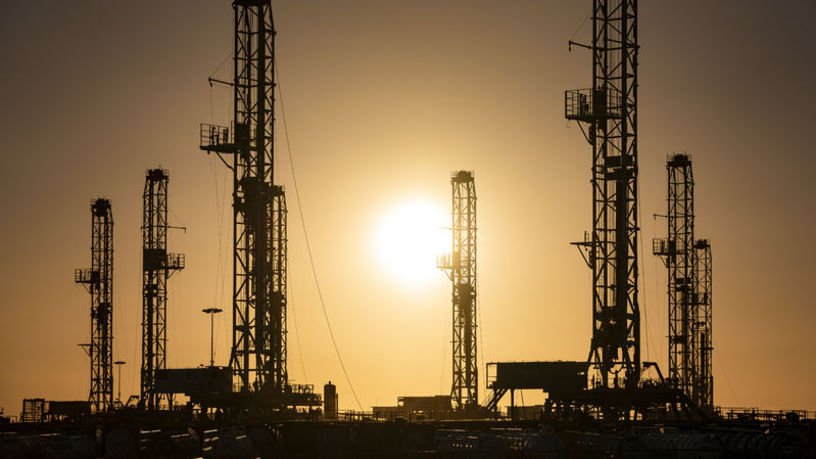 Petrolde yatay görünüm Petrolde yatay görünüm