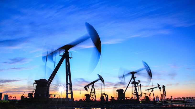 Petrol tarife belirsizliğiyle düşüşte Petrol tarife belirsizliğiyle düşüşte