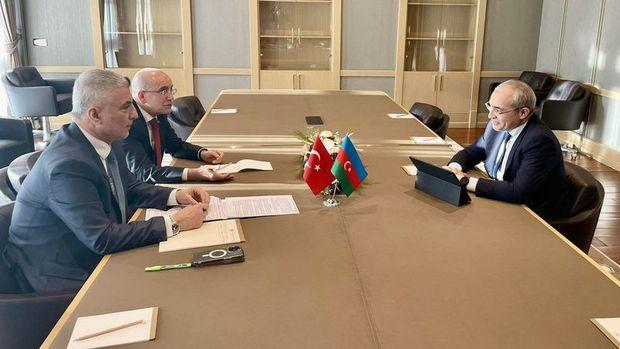 Bakan Şimşek ve Bolat, Azerbaycan Ekonomi Bakanı ile görüştü