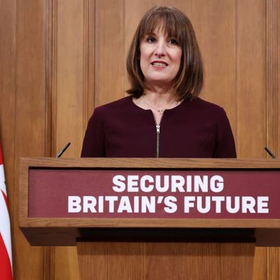 İngiltere’nin Milyarlık Paketi Yeni Vergilerin Habercisi mi?