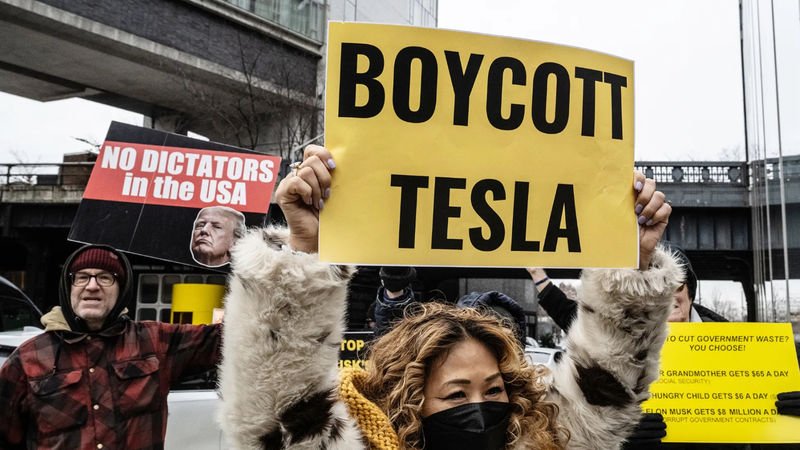 Musk’ın Siyasetinin İlk Kurbanı Tesla Oldu