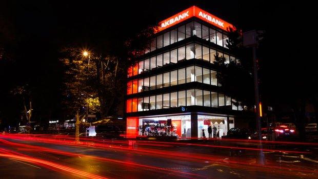 Akbank 1. çeyrekte beklentinin üzerinde kâr açıkladı