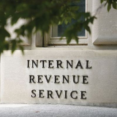 Trump’ın IRS Kesintileri Vergi Mükelleflerini Hile Yapmaya Teşvik Ediyor