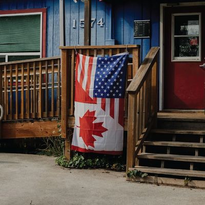 ABD Sınır Kasabaları Kanada’nın Öfkfkeli Boykotundan Zarar Görüyor