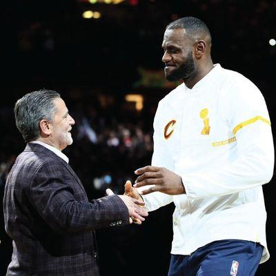 Cavaliers’in Sahibi Dan Gilbert Milyarlarını Bağışlamak ve Yeniden Yürümek İstiyor