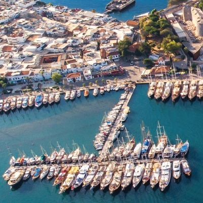 Yatlar Limanda Yatıyor