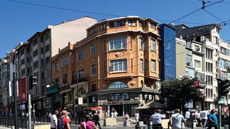 Laleli Sessizliğe Büründü