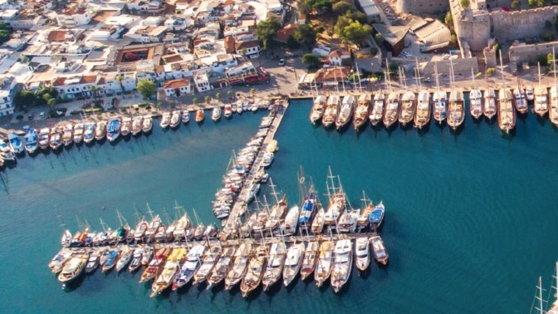 Yatlar Limanda Yatıyor