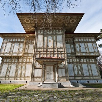 İhtişamlı Kapılar Arkasındaki Sanat Ruhu: “Abdülmecid Efendi Köşkü”