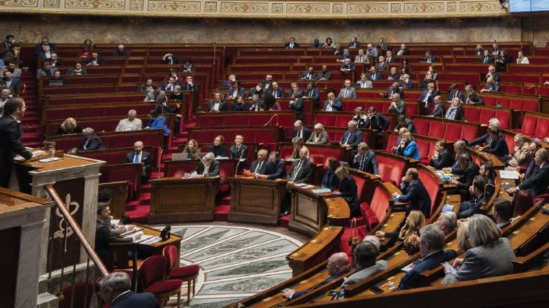 Fransa’da Siyasi Kriz: Ekonomi Çıkmazın Eşiğinde