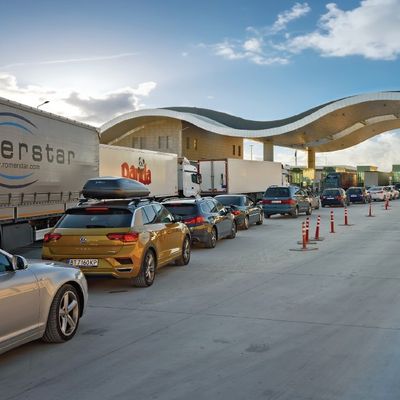 Döviz Kuru ve Enflasyon: Bir Sınır Hikayesi