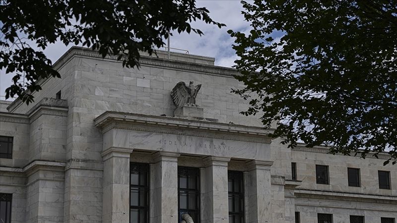 Fed İndiriyor, Piyasa İnanmıyor