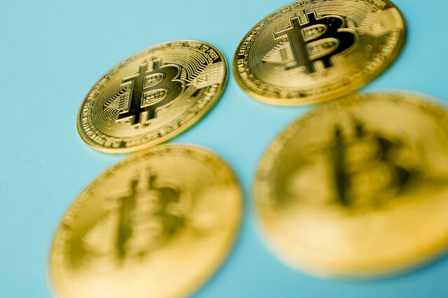 Milyarder Bitcoin taraftarı alımlarına ara verdi