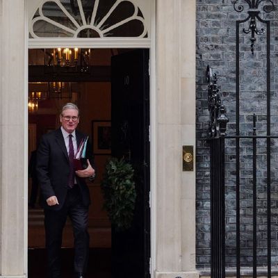 İngiltere’de Servet Bavulunu Topluyor