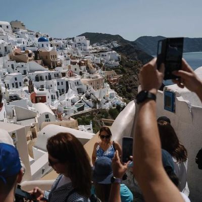 Dünya Turistlerle Dolup Taşıyor