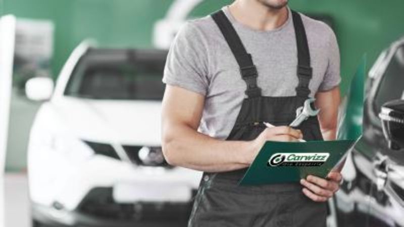 Araç Kiralama Sırasını Bekliyor