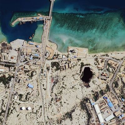 Hark Adası: Petrolü Değil Korkuyu Akıtıyor