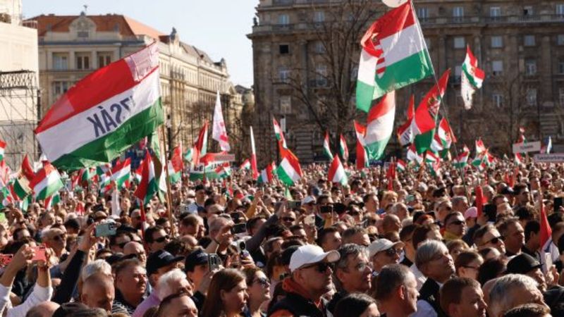 12 Nisan’da Açılacak Sandıklar Yalnızca Macar Halkının Oylarını mı Yansıtacak?