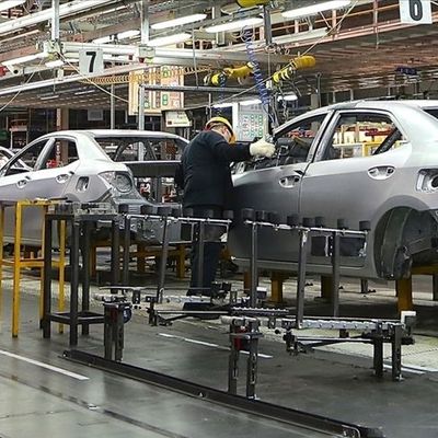 AB Otomotiv Sektöründe Karar Zamanı: Çinli Üreticilere Fabrika Satışı mı, Ortaklık mı?