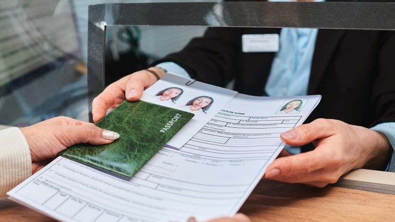Vize Zorlaşınca Oturum İzni İçin AB’ye Koştuk