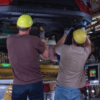 Elektrikli Araç Satışları Yavaşlarken Hibrit Otomobiller Yeniden Gözde Oldu