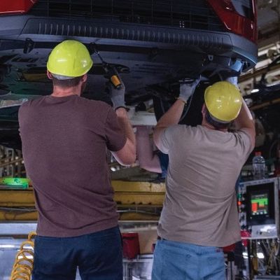 Elektrikli Araç Satışları Yavaşlarken Hibrit Otomobiller Yeniden Gözde Oldu