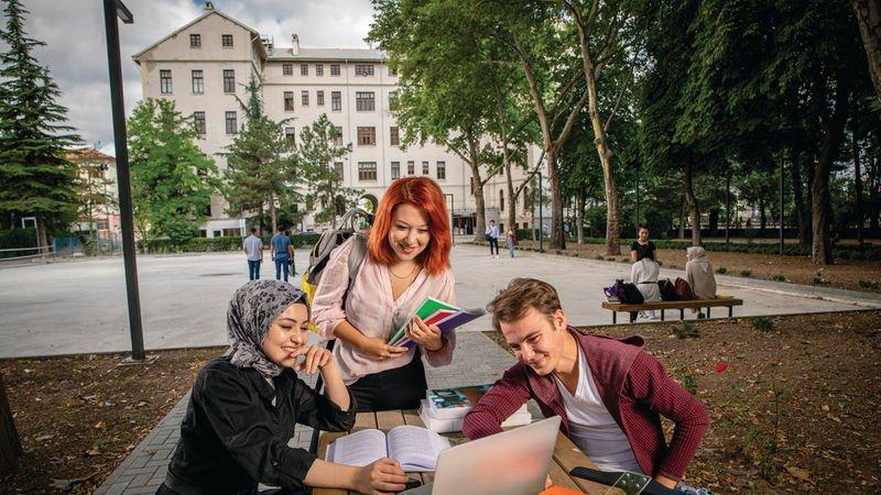 Türkiye’nin Aklı Yurt Dışında
