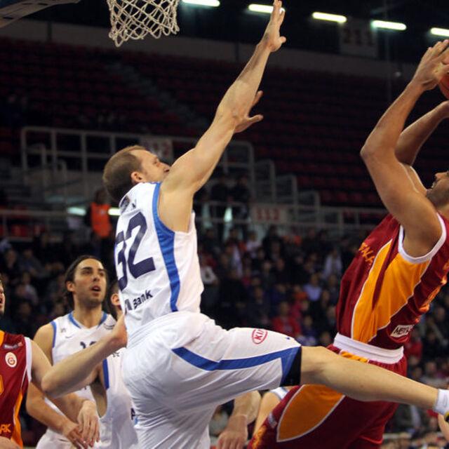 Basketbolda play-off çeyrek final programı belli oldu - 14 yıl önce