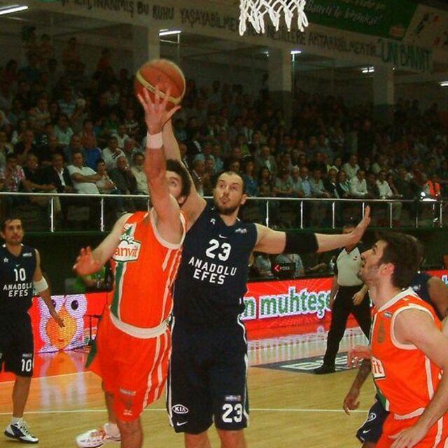 Anadolu Efes finalin diğer ismi oldu - 14 yıl önce