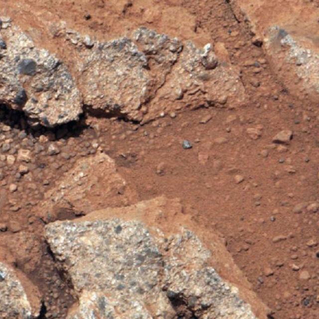 Curiosity, Mars'ta bir nehrin izlerini buldu - 14 yıl önce