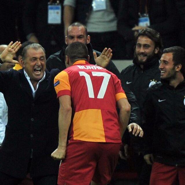 G.Saray Manchester United'ı tek golle aştı - 13 yıl önce