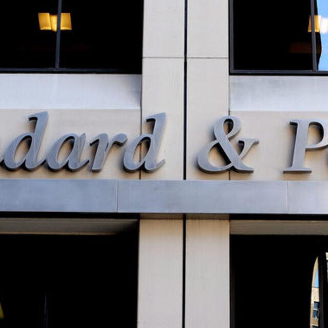 S&P Yunanistan'ın notunu düşürdü - 13 yıl önce