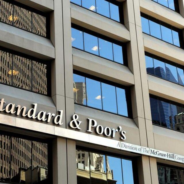 S&P: Borç krizinde 2013 dönüm noktası olabilir - 13 yıl önce