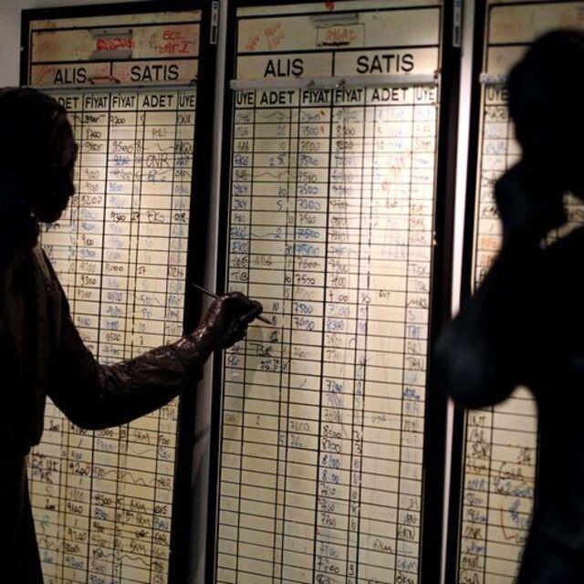 Borsa rekorunu genişletti, altın borsası geriledi - 13 yıl önce