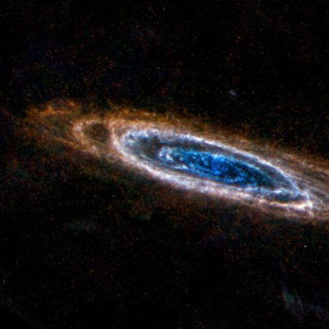 NASA uzaya iletişim uydusu gönderdi - 13 yıl önce
