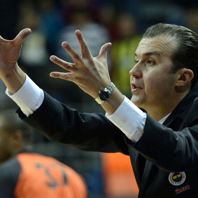 Fenerbahçe'de Pianigiani görevinden ayrıldı - 13 yıl önce