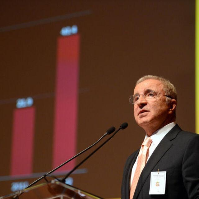 Aysal:Kulübün senelik 200 milyon dolarlık harcaması var - 13 yıl önce