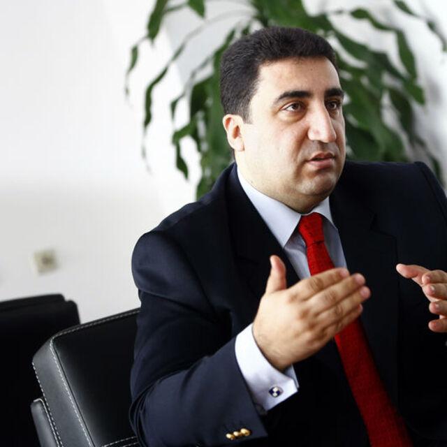 İAB Başkanı Osman Saraç görevi bıraktı - 13 yıl önce