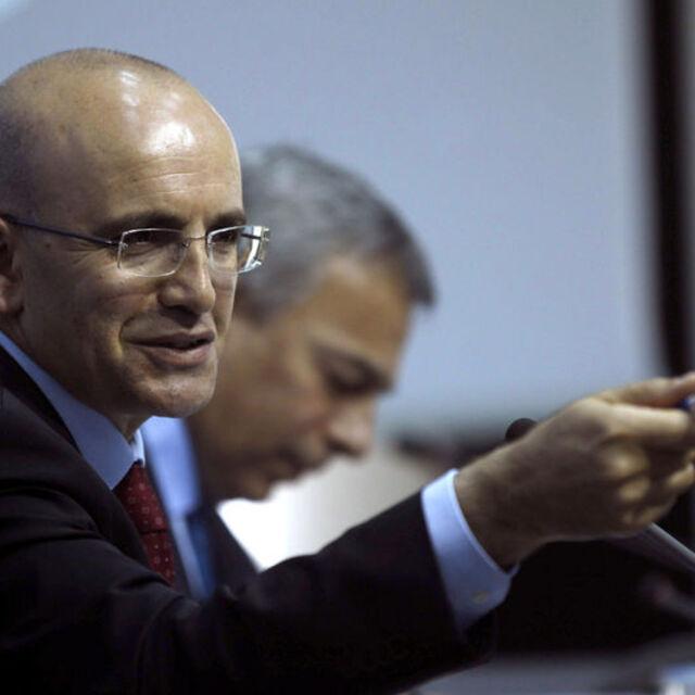 Şimşek: Sahte belge ticaretini önlemede devrim niteliğinde karar aldık - 13 yıl önce