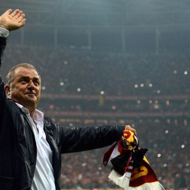 Fatih Terim, Galatasaray'da 15'inci kupasına ulaştı - 13 yıl önce