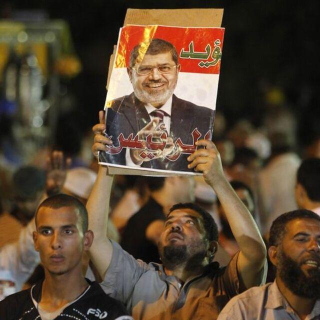 Mursi "yabancı güçlerle işbirliği"nden yargılanacak - 13 yıl önce