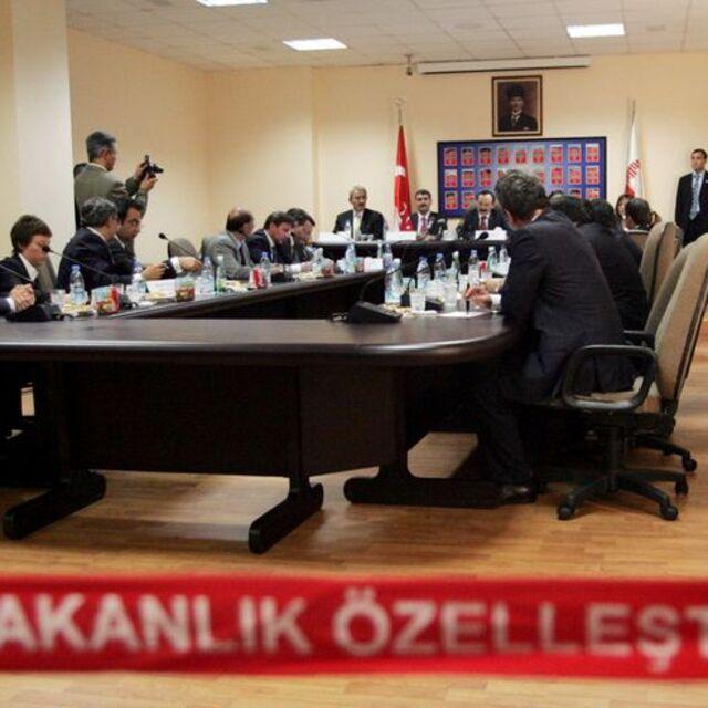 Özelleştirme geliri 8 milyar lirayı aştı - 13 yıl önce