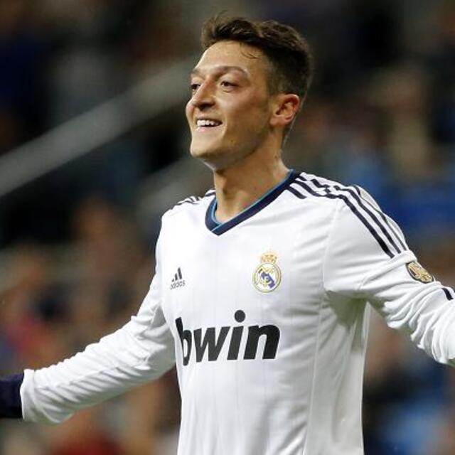 Arsenal, Özil ile transfer rekoru kırdı - 13 yıl önce