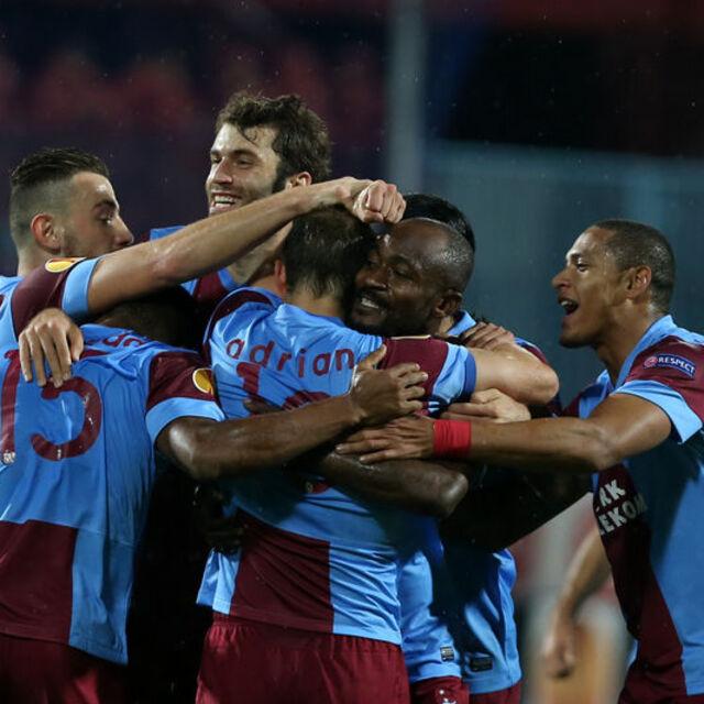 Trabzonspor liderliğini sürdürüyor - 12 yıl önce