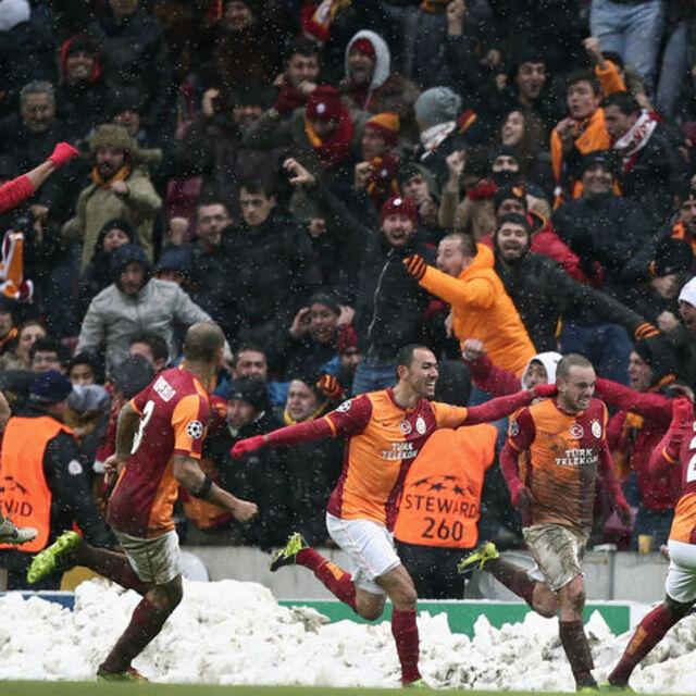 Galatasaray kazandı, hisseleri tavan yaptı - 12 yıl önce