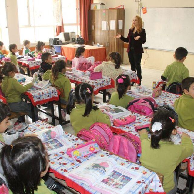 On bin öğretmen atanacak - 12 yıl önce
