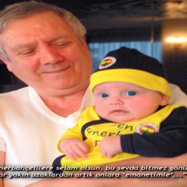 Aziz Yıldırım'dan 4 aylık bebeği Yaz ile "emanet" mesajı - 12 yıl önce