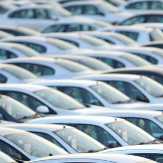 Otomotiv pazarı Ocak ayında yüzde 8 daraldı - 12 yıl önce