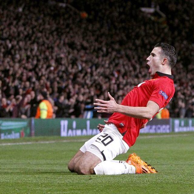 Manchester United çeyrek finale Van Persie ile çıktı - 12 yıl önce