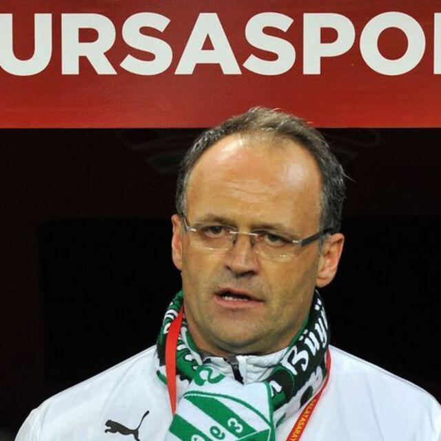 Bursaspor'un yeni teknik direktörü İrfan Buz oldu - 12 yıl önce